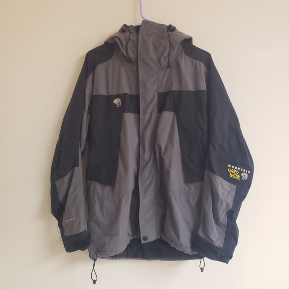 Mountain Hardwear ski jacket with hood and many pockets size small - Picture 1 of 16